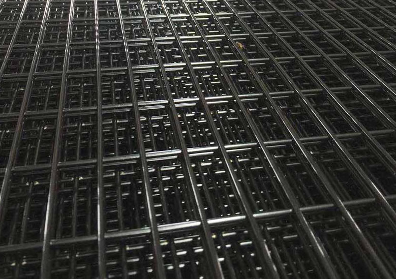 Welded and black coated wire mesh